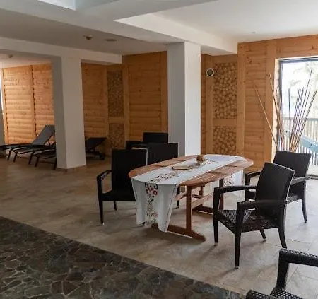Arman Hotel 3*
