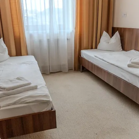 阿尔曼酒店 3* Nižná