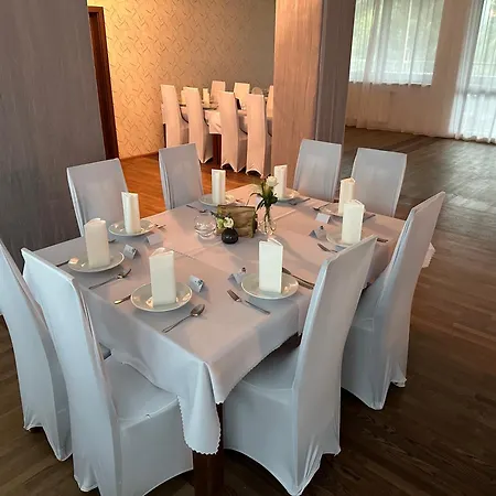阿尔曼酒店